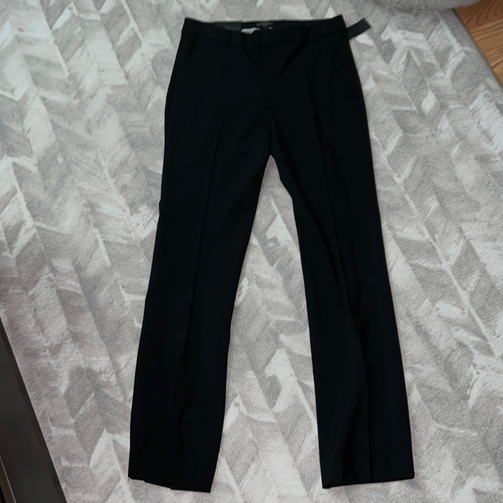 Banana Republic Logan Pant Size: 6 Color: black NEVER WORN. Has original tags!